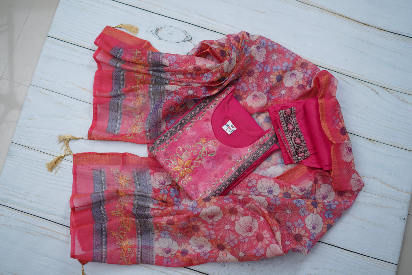 Rich Dress Material Exudes Timeless Elegance Suit