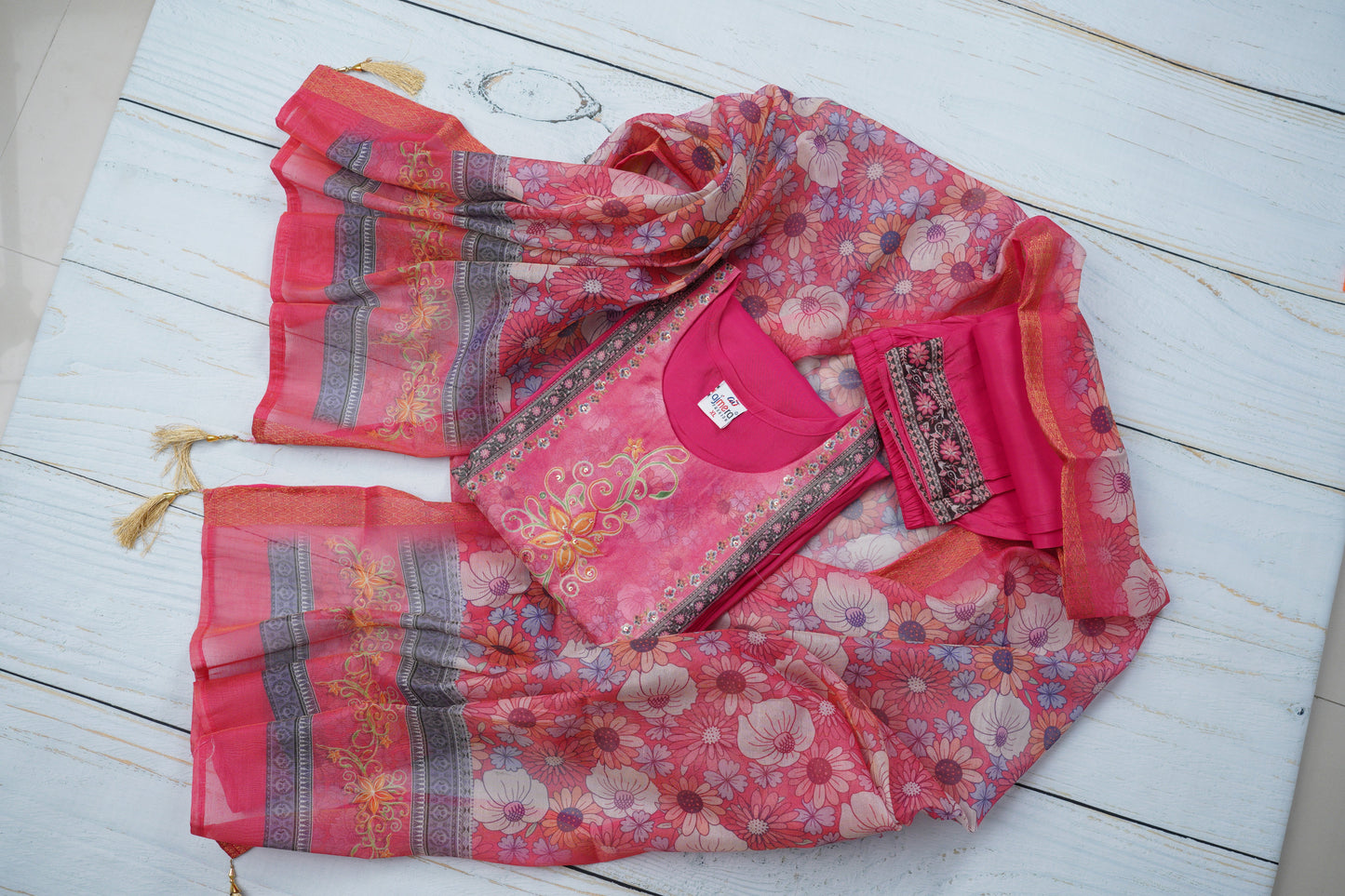 Rich Dress Material Exudes Timeless Elegance Suit