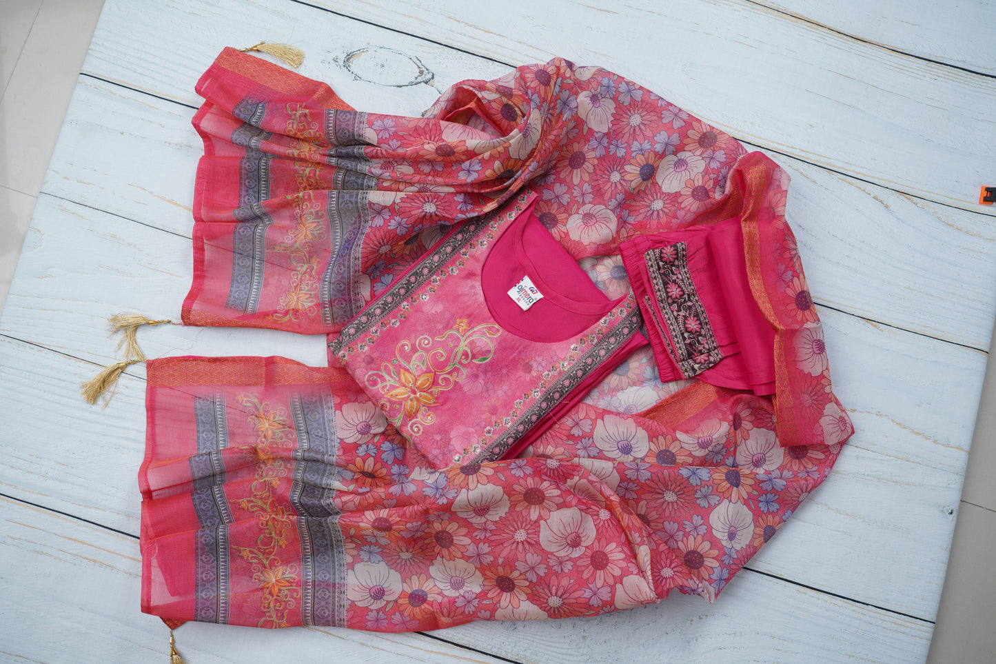 Rich Dress Material Exudes Timeless Elegance Suit